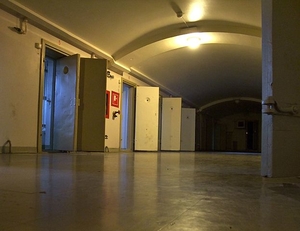 Фото: commons.wikimedia.org На фото: Правительство разрабатывает закон, по которому заключенным, сидящим в одиночных камерах, полагается минимум четыре часа вне камер