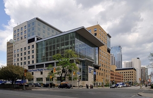Фото: commons.wikimedia.org На фото: Toronto General Hospital славится своими исследованиями в нескольких областях