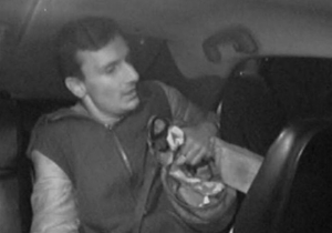 Фото: oronto Police Service На фото: Полиция надеется, что горожане помогут опознать преступника
